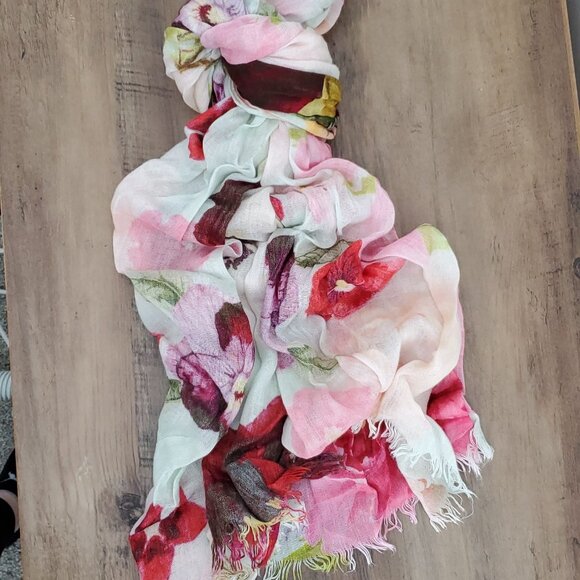 Spring floral neck scarf - Picture 3 of 3